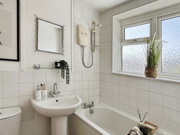 37 Angus Close after, photo 6 of 8