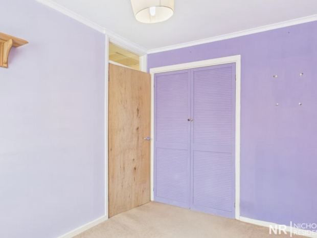 37 Angus Close before, photo 3 of 6